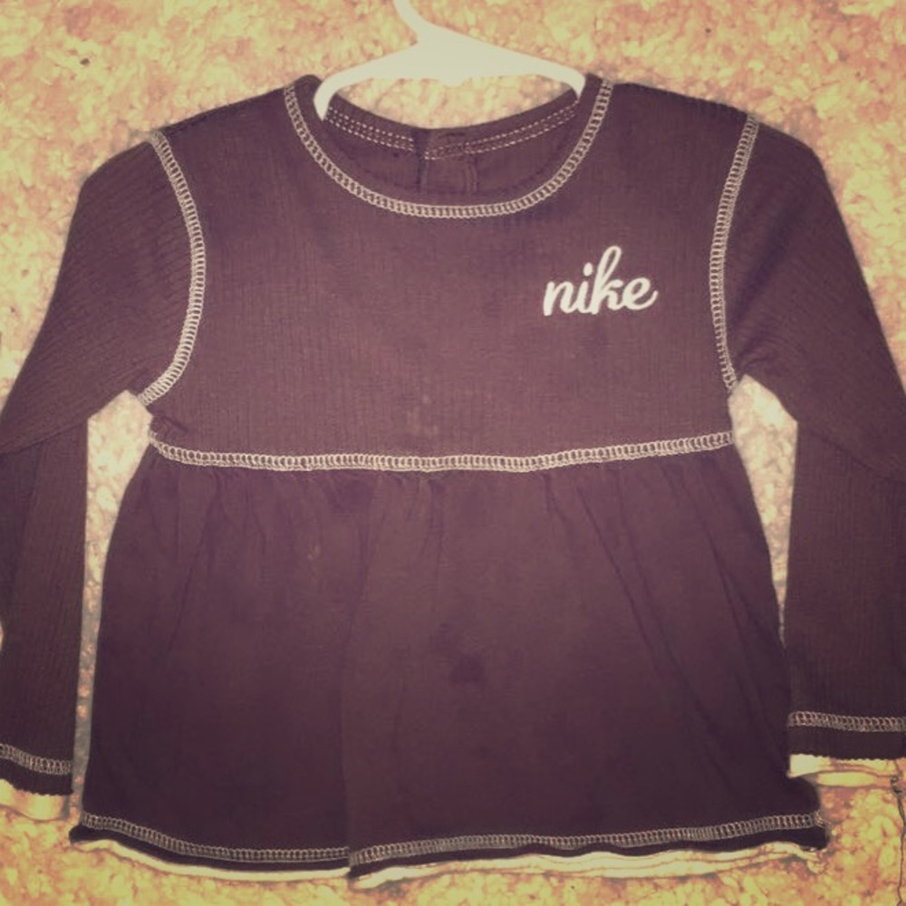 Nike top